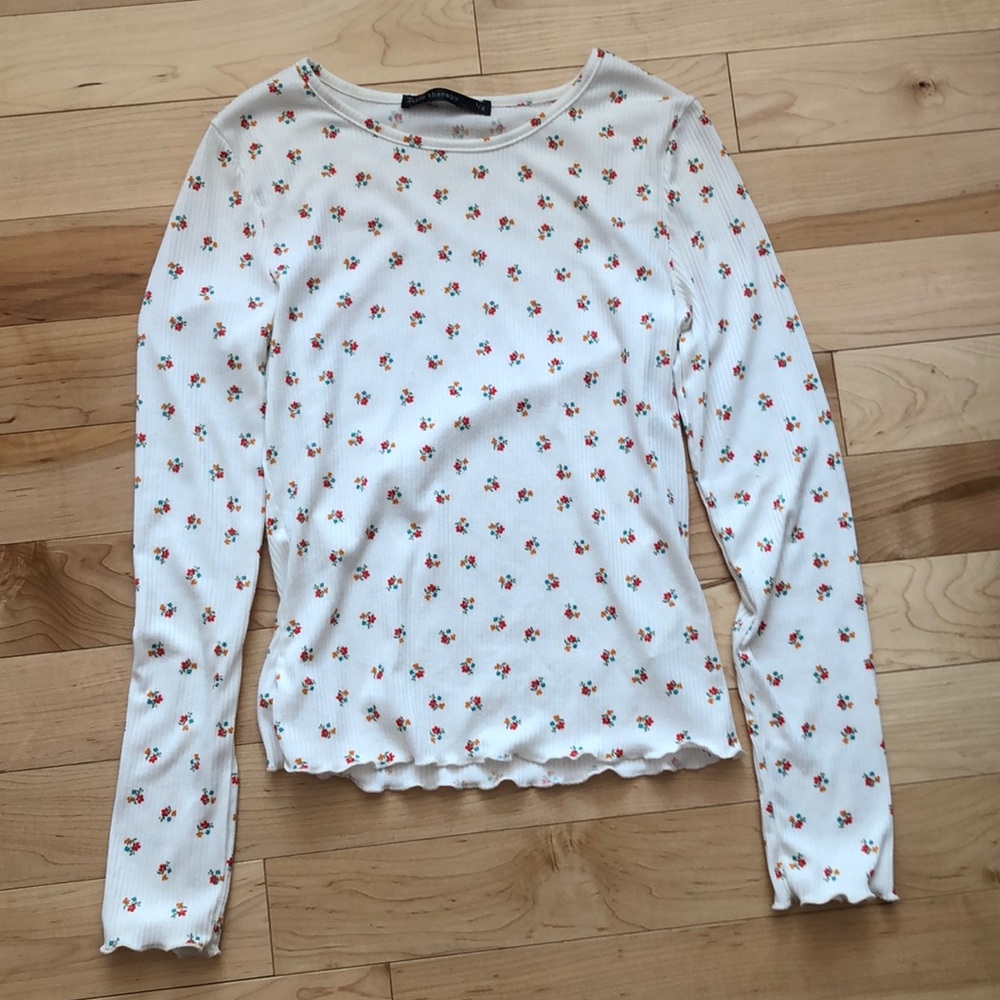 cute trendy floral top lettuce trim